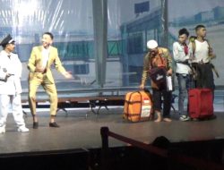 Pembakal Ibad V” Sukses Mengocok Perut Penonton, Forum Apresiasi Seni FH ULM Angkat Bahasa Banjar di Panggung Teater