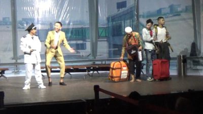 Pembakal Ibad V” Sukses Mengocok Perut Penonton, Forum Apresiasi Seni FH ULM Angkat Bahasa Banjar di Panggung Teater