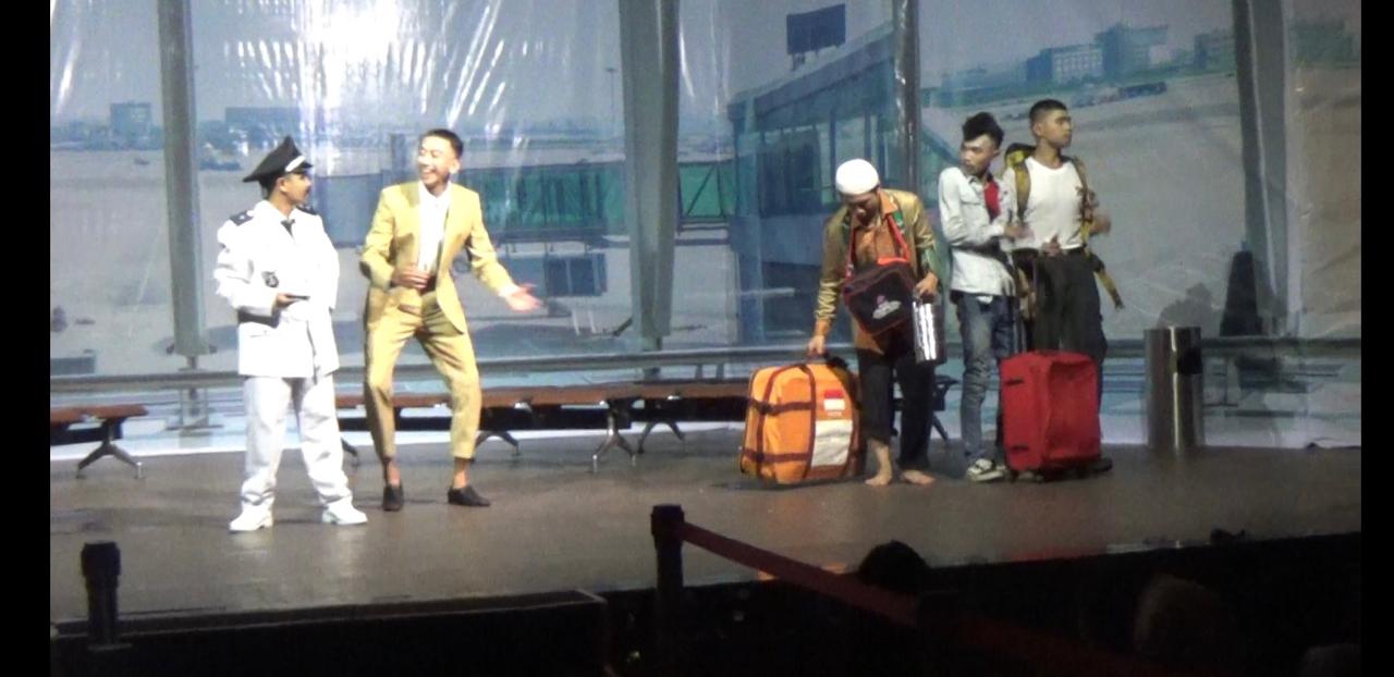 Pembakal Ibad V” Sukses Mengocok Perut Penonton, Forum Apresiasi Seni FH ULM Angkat Bahasa Banjar di Panggung Teater
