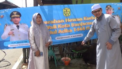 Wali Kota Banjarmasin Muhammad Yamin Salurkan Hewan Kurban untuk Warga Antasan Besar