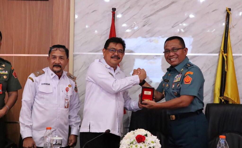 Pemprov Kalsel Gelar Rakor Puldata Kajian Khusus Tentang Kontribusi TNI Pemprov Kalsel Gelar Rakor Puldata Kajian Khusus Tentang Kontribusi TNI