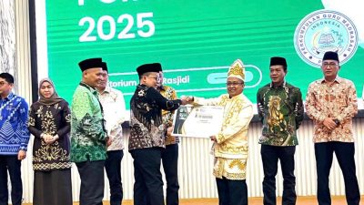 Gubernur Kalsel Terima Penghargaan PGM Award 2025