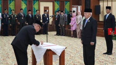 Gubernur Kalsel H.Muhidin Lantik Sekdaprov dan Rotasi Pimpinan Tinggi Pratama