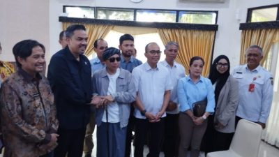 Kepala Dinas Koperasi dan UKM Kalsel Dampingi Menteri UMKM Beri Pembelaan kepada Pelaku UMKM Kalsel
