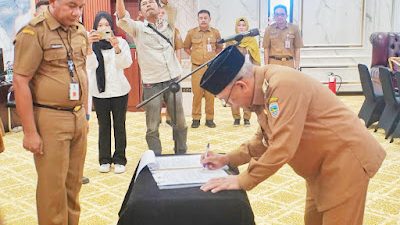 Bupati H. Muhammad Rusli Lantik Pejabat Administrator dan Pengawas Di Lingkungan Pemkab Kotabaru