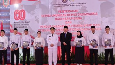 Gubernur Kalsel Serahkan Remisi Umum Dan Remisi Dasawarsa Kepada Warga Binaan Di Lapas Kelas II B Banjarbaru