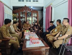 Kediaman 12 Gubernur dan Wakil Gubernur Kalsel Terdahulu Mendapat Kunjungan Dari Perwakilan Pemprov Kalsel