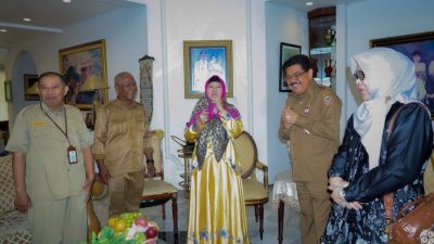 Kediaman Keluarga Gubernur Sjachriel Darham Di Kunjungi Perwakilan Gubernur Kalsel