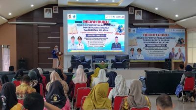 Dispersip Kalsel Angkat Karya Ahmad Barjie dalam Bedah Buku Sejarah Banjar