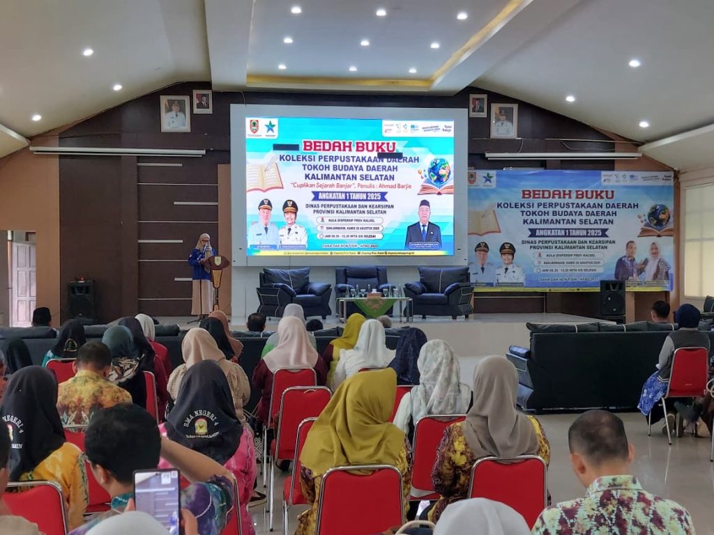 Dispersip Kalsel Angkat Karya Ahmad Barjie dalam Bedah Buku Sejarah Banjar
