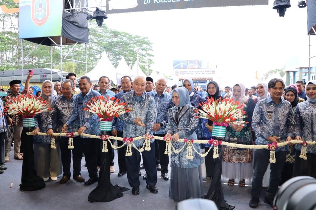 Gubernur Kalsel Resmi Buka Kalsel Expo dan Bumdesa Tahun 2025 Gubernur Kalsel Resmi Buka Kalsel Expo dan Bumdesa Tahun 2025