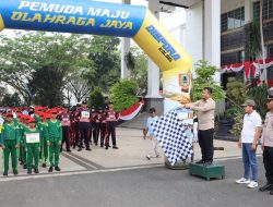 Sebanyak 43 Tim Dari Tingkat SD Dan SMP Ramaikan Gerak Jalan Harjad Ke-75 Kalsel Dan HUT Ke-80 RI