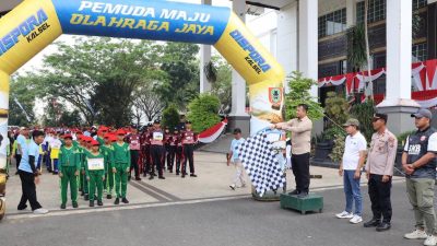 Sebanyak 43 Tim Dari Tingkat SD Dan SMP Ramaikan Gerak Jalan Harjad Ke-75 Kalsel Dan HUT Ke-80 RI