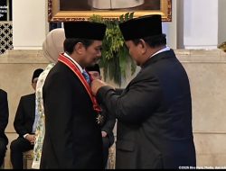 Tiga Tokoh Kalsel, H Abdussamad Sulaiman, H Syamsuddin Andi Arsyad dan H Abidin Terima Penghargaan dari Presiden RI