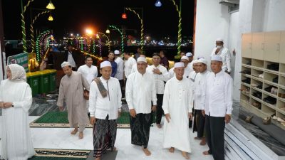 Ribuan Jamaah Hadiri Istighosah dan Peringatan Maulid Nabi Muhammad SAW 1447 H di Masjid Apung Siring Laut Kotabaru