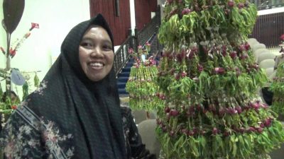 Helminawati, Dua Dekade Menekuni Payung Kembang hingga Raih Juara Pertama