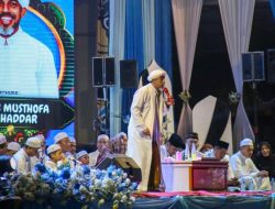 Habib Tampar Warnai Tabligh Akbar Pemkab Kotabaru dengan Tausiyah Penuh Senyum