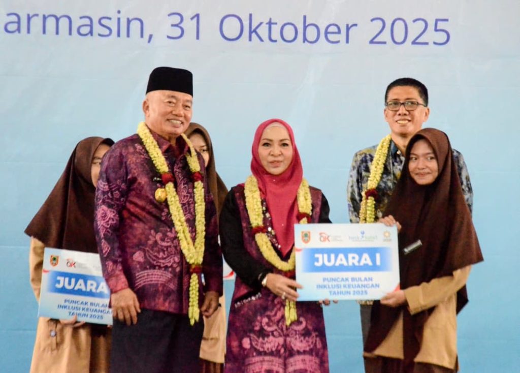 Ketua TP PKK Kalsel Ajak Pelajar Cerdas Kelola Keuangan Sejak Dini Ketua TP PKK Kalsel Ajak Pelajar Cerdas Kelola Keuangan Sejak Dini