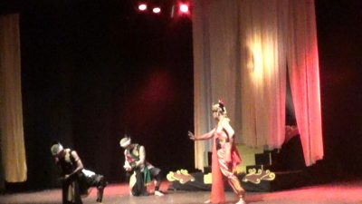 “Kembang Darah” Hidupkan Hikayat Banjar di Panggung Malam Batanam Karya 2025