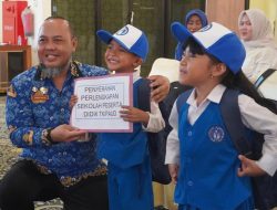 Pemkab Kotabaru Salurkan Seragam dan Perlengkapan Sekolah untuk 63 Ribu Siswa PAUD, SD, dan SMP