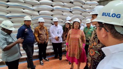 Ketua Komite II DPD RI Tinjau Gudang Bulog Kalsel: Pastikan Stok Pangan Aman, Beras Impor Segera Disalurkan