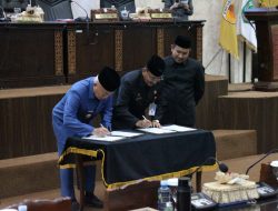 Raperda Grand Desain Kependudukan 2025–2045 Disahkan, Gubernur Muhidin Apresiasi DPRD Kalsel
