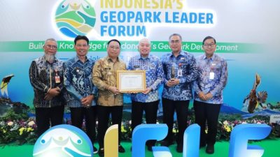 Gubernur Kalsel Terima Penghargaan UNESCO Global Geopark Meratus, Tegaskan Komitmen Perlindungan Kawasan Tanpa Penambangan