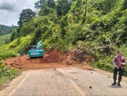 Longsor Timbun Jalan Alternatif Banjarbaru–Batulicin, PUPR Kalsel Kerahkan Alat Berat