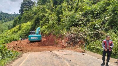 Longsor Timbun Jalan Alternatif Banjarbaru–Batulicin, PUPR Kalsel Kerahkan Alat Berat
