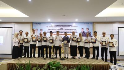 Kalsel Serahkan Penghargaan IPKD 2024, Balangan, Tanah Laut, dan HSS Jadi Daerah Terbaik di Kalsel