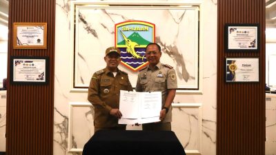 Pemkab Kotabaru Serahkan Mobil Hilux untuk Perkuat Layanan Kantor Pertanahan