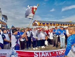 Ribuan Peserta Padati Jalan Sehat HUT ke-80 PGRI dan Hari Guru Nasional di Kotabaru, UMKM Lokal Ikut Meriahkan