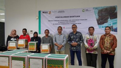 Angkasa Pura Indonesia Salurkan 250 Paket Sembako dan 5.000 Bibit Pohon untuk Warga dan Lingkungan Banjarbaru