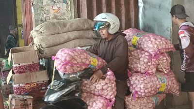 Harga Bawang Habang dan Putih di Banjarmasin Melonjak Jelang Nataru, Pedagang Sebut Dipicu Cuaca dan Distribusi