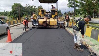 Pemprov Kalsel Tanggap Keluhan Warga, Aspal Jumbatan Guntung Manggis Langsung Diperbaiki