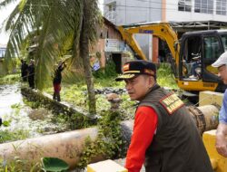 Wali Kota Banjarmasin Turun Langsung Sisir Sungai Tergenang, Perintahkan Bongkar Bangunan di Atas Sungai Guring