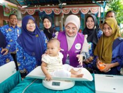 Pemko Banjarmasin Perkuat Pencegahan Stunting, Alat Antropometri Disalurkan ke Posyandu Teratai I