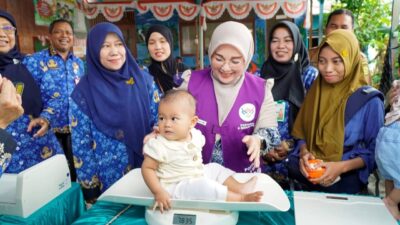 Pemko Banjarmasin Perkuat Pencegahan Stunting, Alat Antropometri Disalurkan ke Posyandu Teratai I