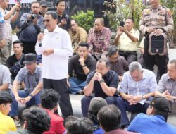 DPRD Kalsel Tegas Tolak Wacana Pilkada Lewat DPRD, Aspirasi Mahasiswa Diteken di Ruang Paripurna
