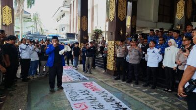 Mahasiswa Turun ke Jalan! Anggaran Mobil Listrik Rp5,2 M Jadi Sorotan