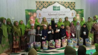 Muslimat NU Kotabaru Gelar Khotmil Qur’an wan Santunan Yatim-Dhuafa di Ramadan