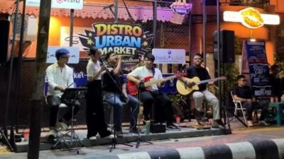 Trotoar Jadi Wadah Nongkrong & Konser, Aktivis: Hak Pejalan Batis Terpinggirkan!