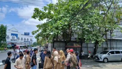 Akhirnya Dirapikan! Kabel Semrawut di Banjarmasin Bakal “Masuk Tanah”