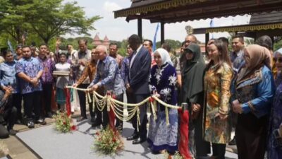 Pasar Terapung Kalsel “Hijrah” ke Jakarta! Sensasi Lok Baintan Wayahini Hadir di TMII