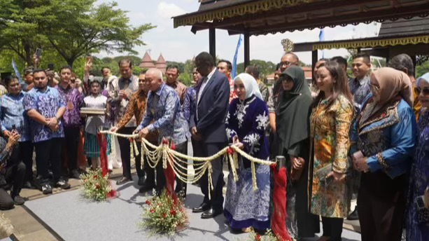 Pasar Terapung Kalsel “Hijrah” ke Jakarta! Sensasi Lok Baintan Wayahini Hadir di TMII