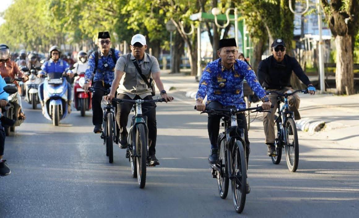 Gowes ke Balai Kota! Wali Kota Muhammad Yamin Pimpin Apel KORPRI Sambil Kampanyekan Hidup Sehat