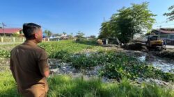 Wali Kota Turun Langsung, Sungai Teluk Dalam Dibersihkan