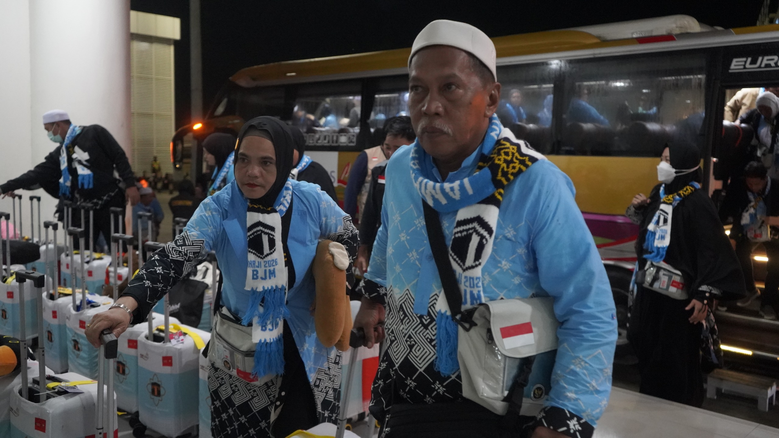 Matan Bandara Syamsudin Noor, Jamaah Haji Kloter 1 Resmi Menuju Tanah Suci