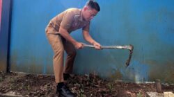 Turun Tangan Langsung! Yamin Umpat Babarasih Taman, Ajak Warga Jaga Ruang Publik