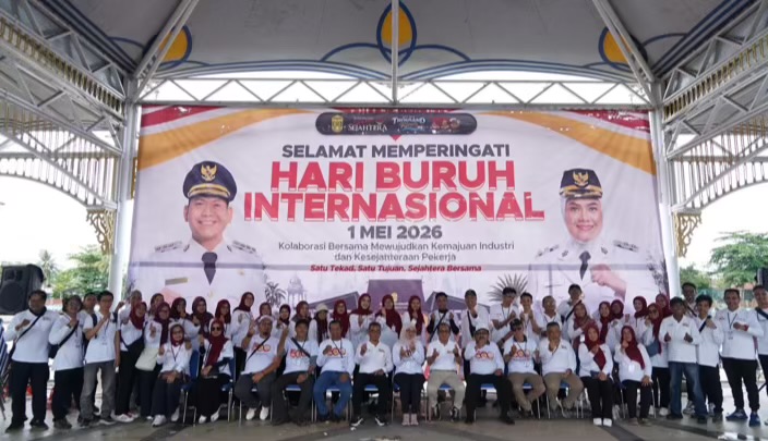 Diguyur Hujan, 3.000 Buruh Tetap Padati May Day Banjarmasin